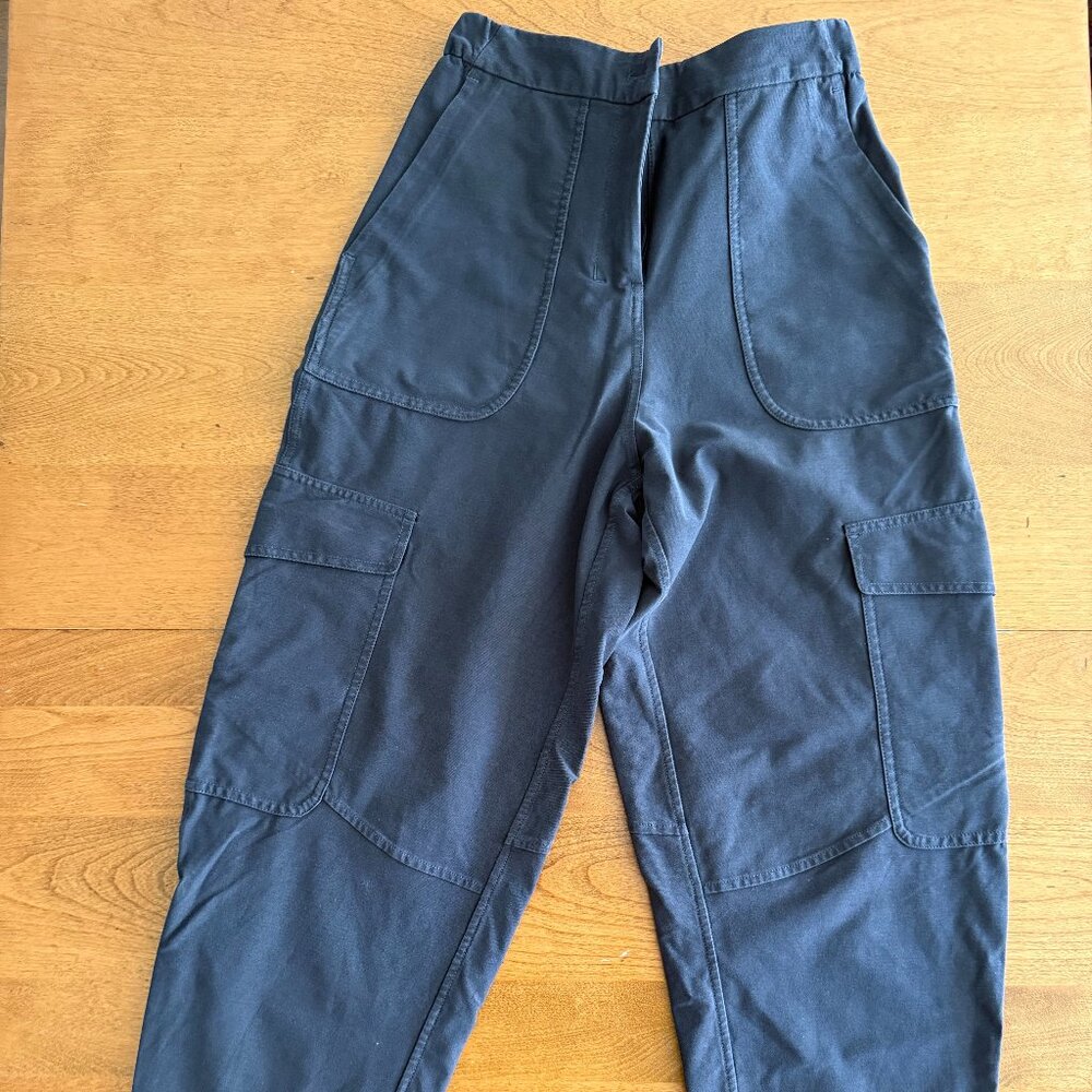 Lululemon Light Utilitech Cargo Pocket High-Rise Pant – Graphite Grey (Size 25)
